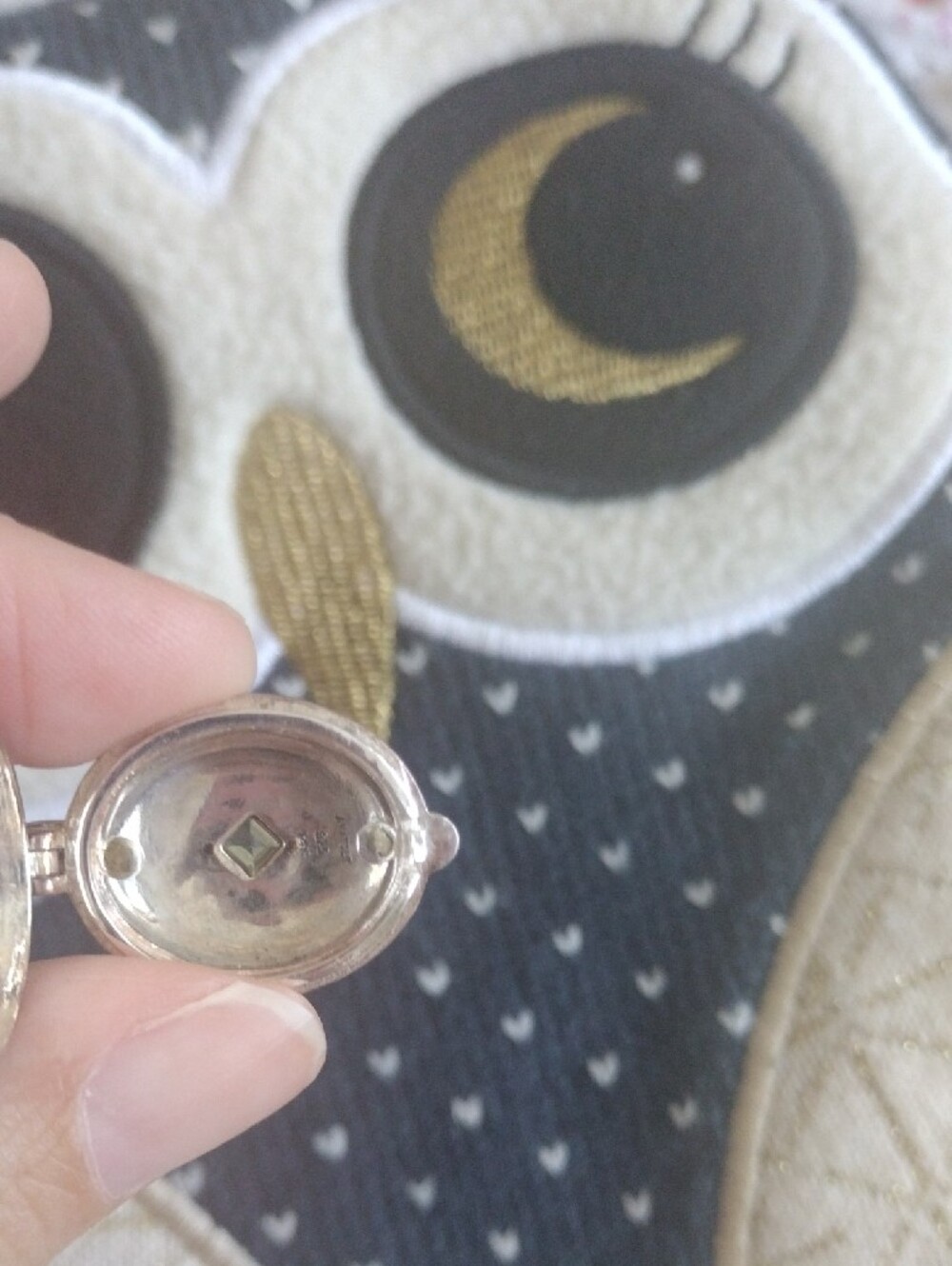 Sterling Silver Oval Genuine Peridot Locket From Antoli - Picture 2 of 7